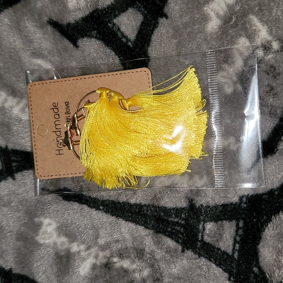 Earrings - Picture 4 of 7